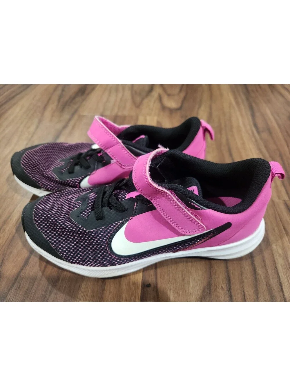 NIKE GIRLS DOWNSHIFTER 9 Fuchsia Shoes Sz 3Y